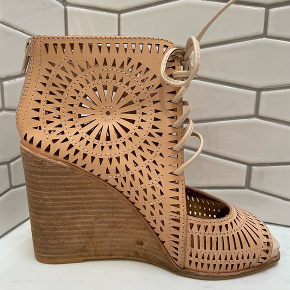 Jeffrey Campbell Rayos Tan Wedge Sandals - Picture 10 of 12